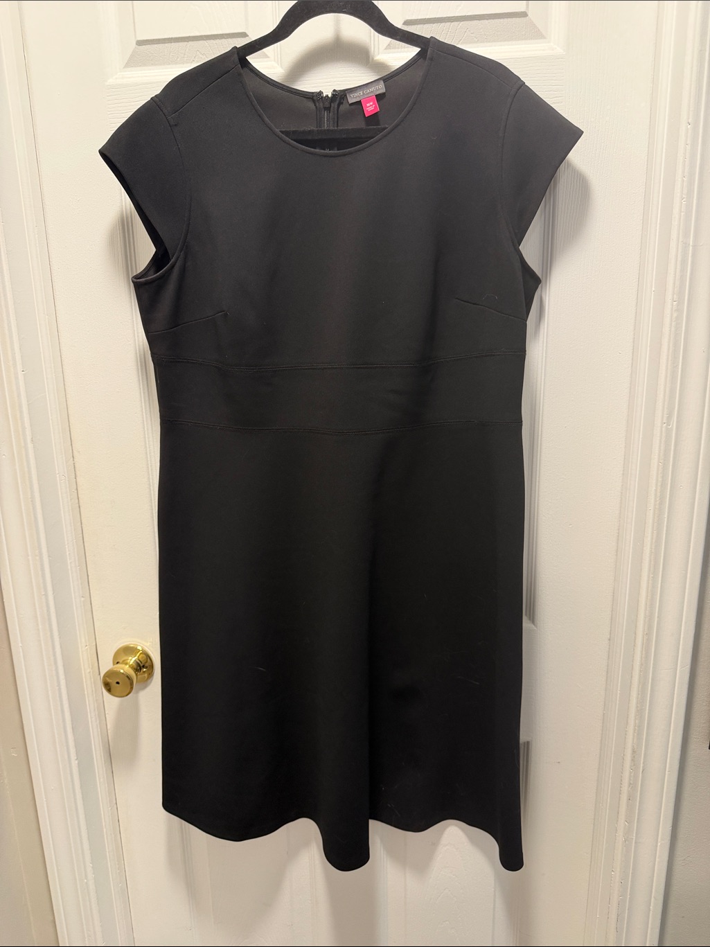 Vince Camuto 16w Black Cap-Sleeve Sheath Dress